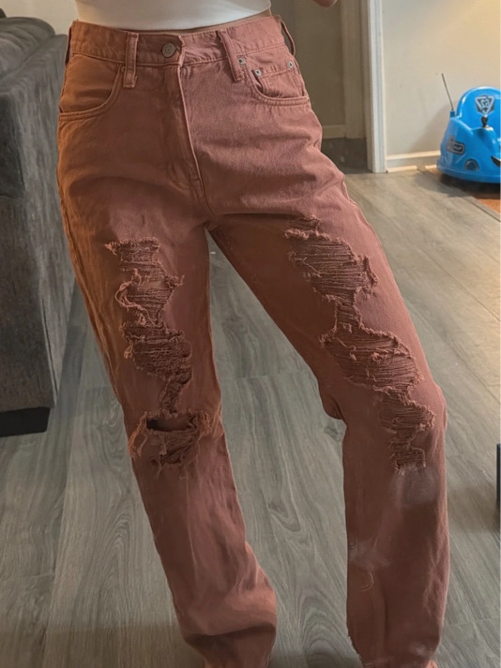 Aeropostale Women's Straight-Leg Distressed Jeans in Dusty Rose